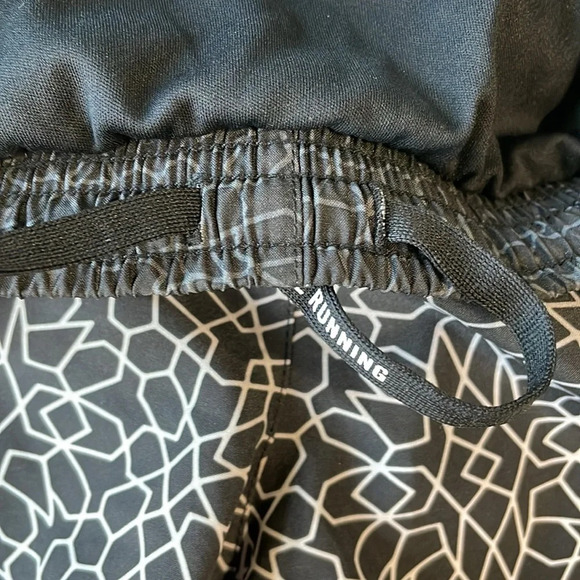 Nike Dri-Fit geometric print running shorts size small - Picture 4 of 8